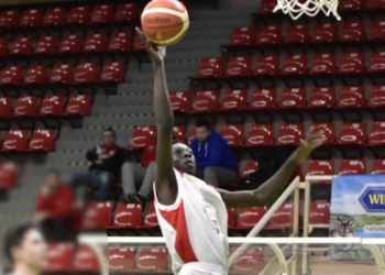 20 minuti sott’acqua: promessa del basket lotta per la vita