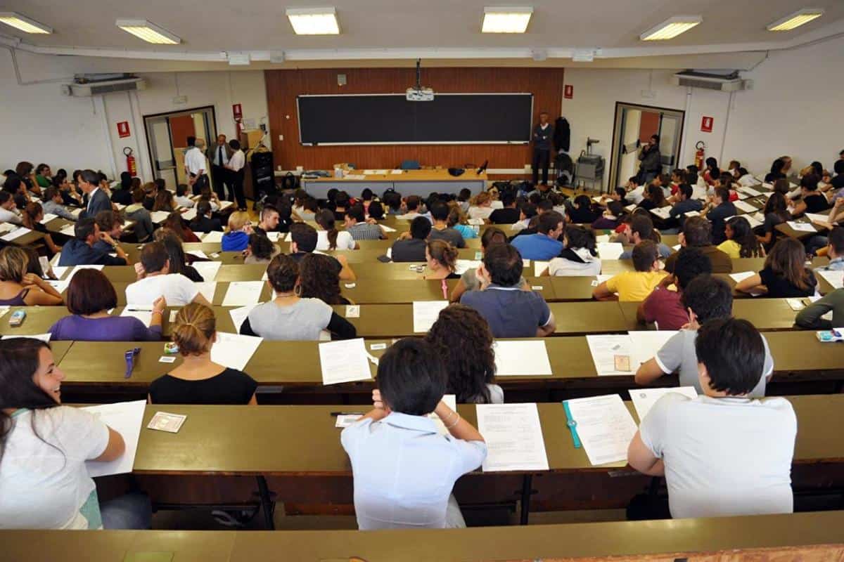 Quando è la bugia a costruire la realtà. Il caso Miur e la scuola