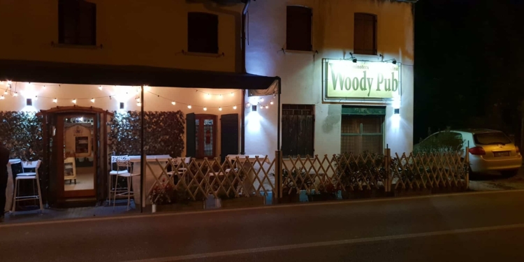 Woody Pub. Il mangiare alternativo. Dallo chef al Club.