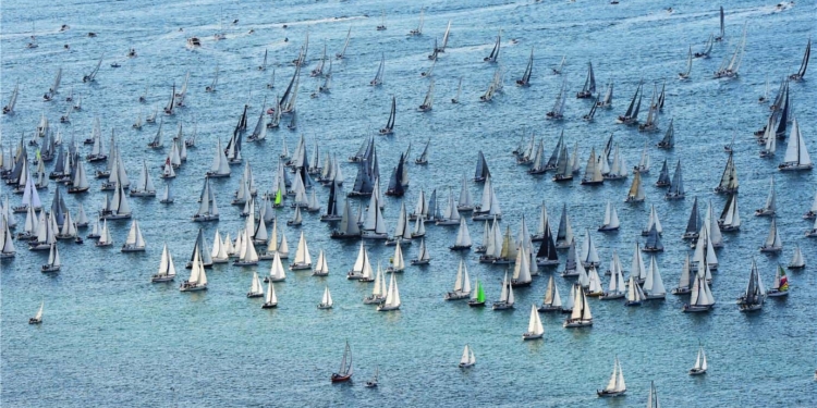 Via alla 52° Barcolana: tra virus e controlli non smette di incantare