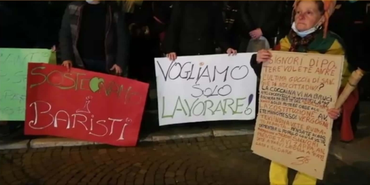 Belluno: così marito e moglie raccolgono la protesta in piazza