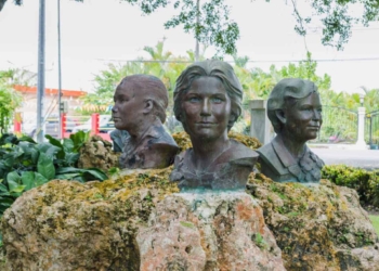 Le tre farfalle volano ancora