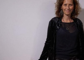 Una  polaroid per Agata che parla con gli alberi