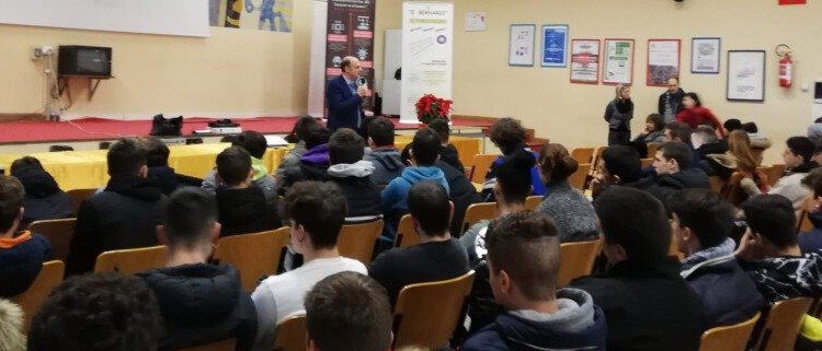 La DaD è preziosa ma non è la soluzione