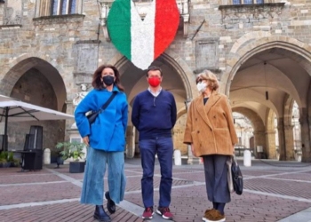 Il grande cuore tricolore dal Veneto a Bergamo per ricordare