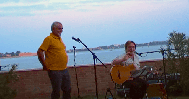 Ciao Tiziano, il mio fratello mite che amava il canto e giocava terzino