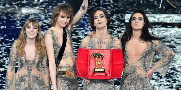 Maneskin pronti per Eurovision 2021. Ma con la censura