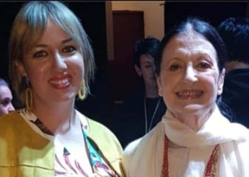 Carla ora danza lassù