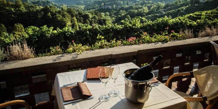 Andreetta e la faraona con salsa peverada