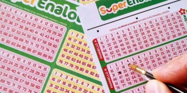 Licenziamenti e sospetti sul Superenalotto