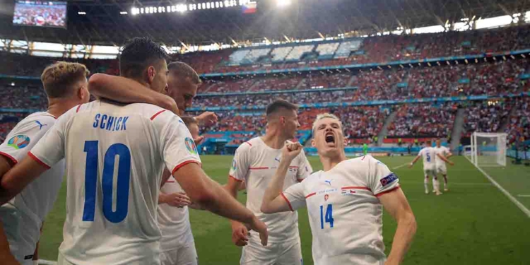 Schick e prima Holes: Olanda fuori