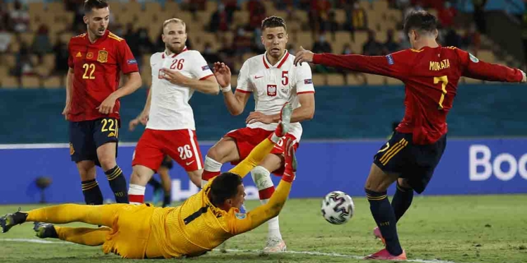 Polonia, Lewa tiene in vita Sousa