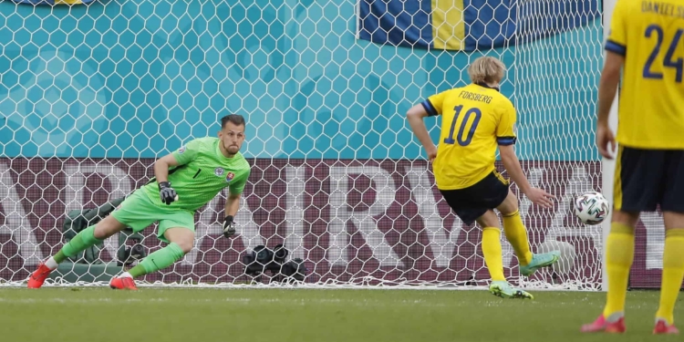 Alla Svezia basta il rigore di Forsberg
