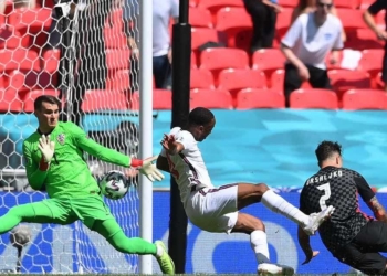 Sterling stende la Croazia