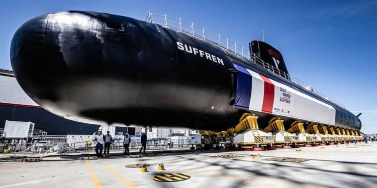 Il sottomarino che spaventa Parigi