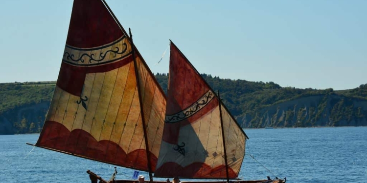 Arzanà: un paradiso per le vecchie barche a remi