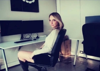 Ilaria, donna nel futuro col suo ufficio virtuale