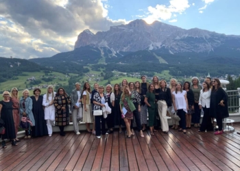 30 artiste per i 120 anni dell’hotel del cinepanettone