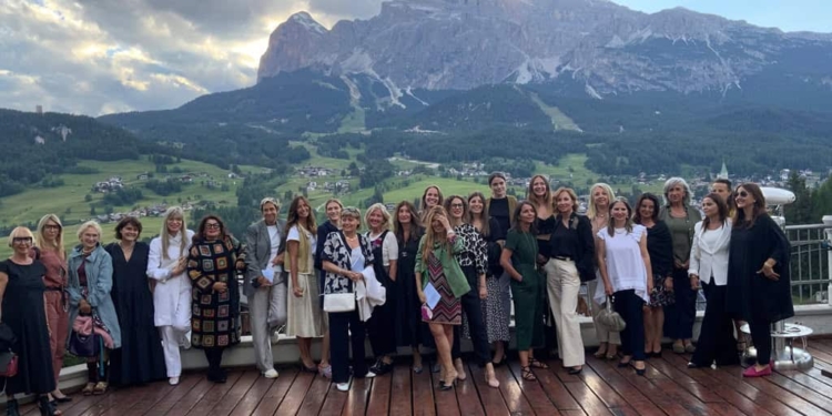 30 artiste per i 120 anni dell’hotel del cinepanettone