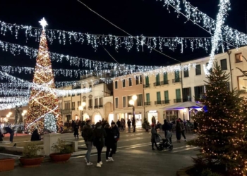 Un Paese allo specchio