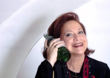 La donna con una vita da romanzo