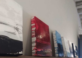 Nadia Volpi l’emozione del colore è blu