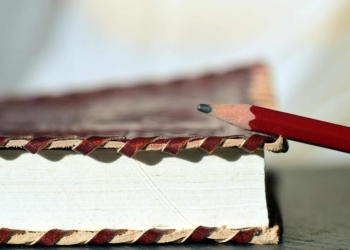 La vera parità della donna non passa per un cognome