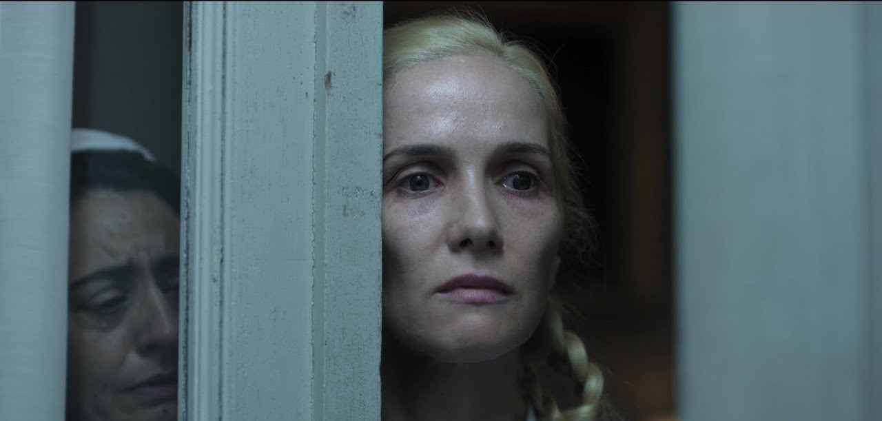 Nella fiction anche Evita diventa santa