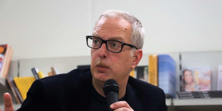 Irrompe di forza Scurati il suo “M” va alla guerra