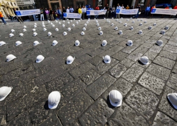 Quattro vittime al giorno: perché tanti morti al lavoro?