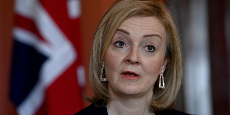 Che figuraccia Miss Truss! Non provocate il Cavaliere