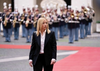 Presidente Meloni usi il buonsenso e compri un cappello