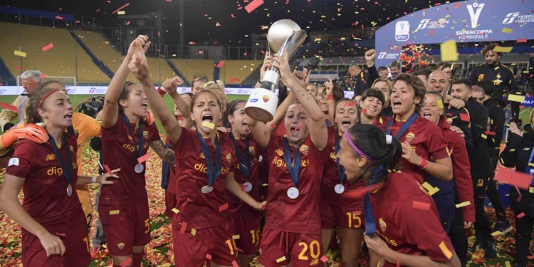 La Juve passa la mano anche nel calcio femminile