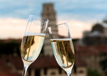 Boom delle bollicine sulle spiagge a Capodanno