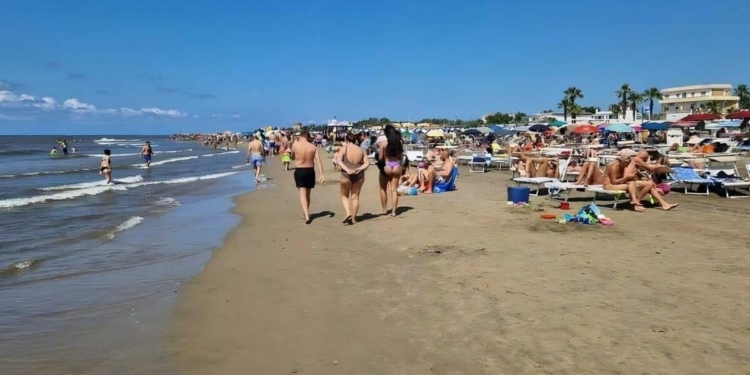 Quell’Italia che fotografa le mutandine delle ragazzine