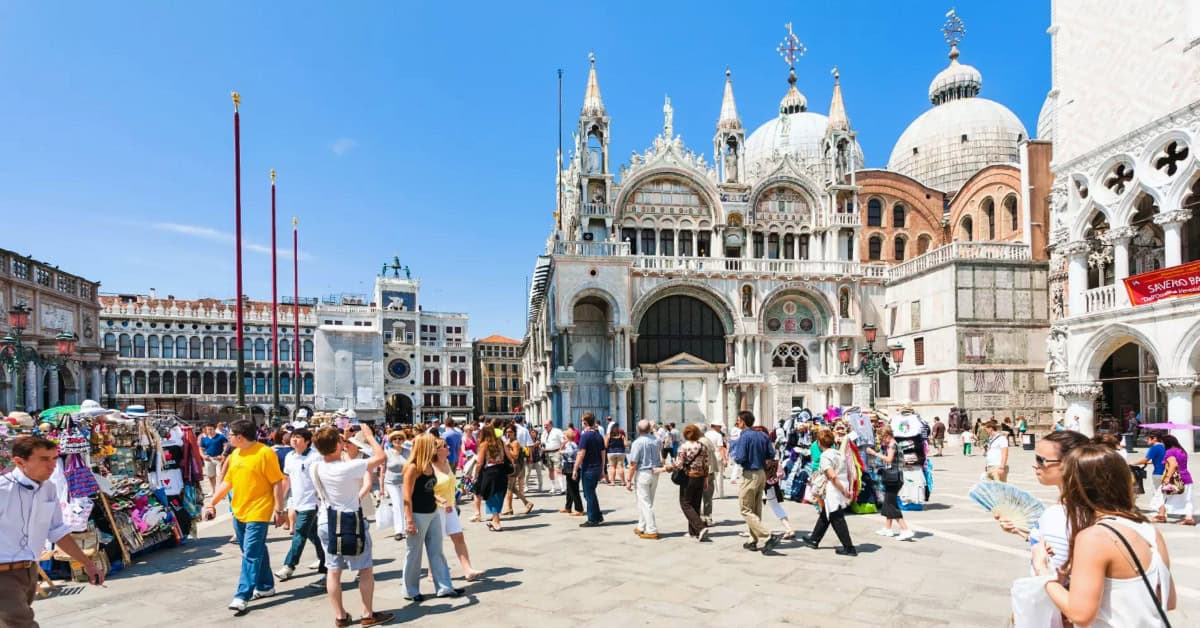 Lavoro: per la “Bussola” il turismo traina l’occupazione