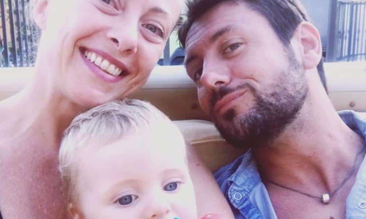 La premier ritorna single e lui  torna signor Nessuno