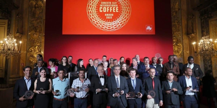 Illy chiama 9 artisti per festeggiare i vincitori dell’Illy Coffee Award