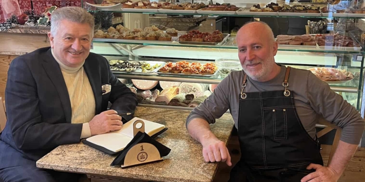 Mauro Olivetto e gli spaghettoni aglio olio peperoncino con calamaretti spillo