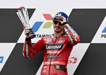 Bagnaia il campione e una fidanzata col nonno juventino