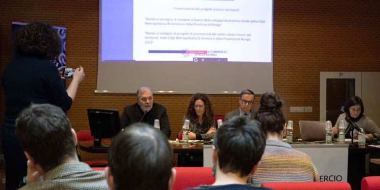 Collegare disoccupati e lavoro: il progetto Apindustria vince il bando