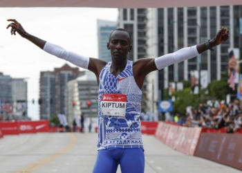 La strana morte del dio della maratona e i miracoli di Campagna da 19 anni ct