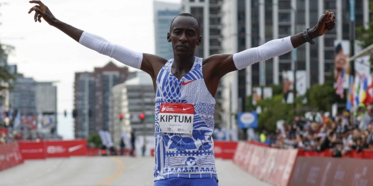 La strana morte del dio della maratona e i miracoli di Campagna da 19 anni ct