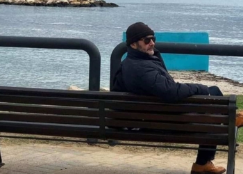 L’assenza è una sedia vuota (e una poesia)