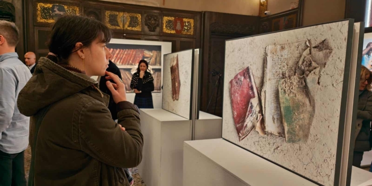 Quei libri sommersi e salvati dall’alluvione in Emilia Romagna