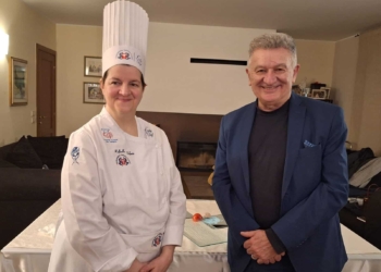 Raffaella Volpato e  il branzino in sfoglia di patate, olive e pomodorini