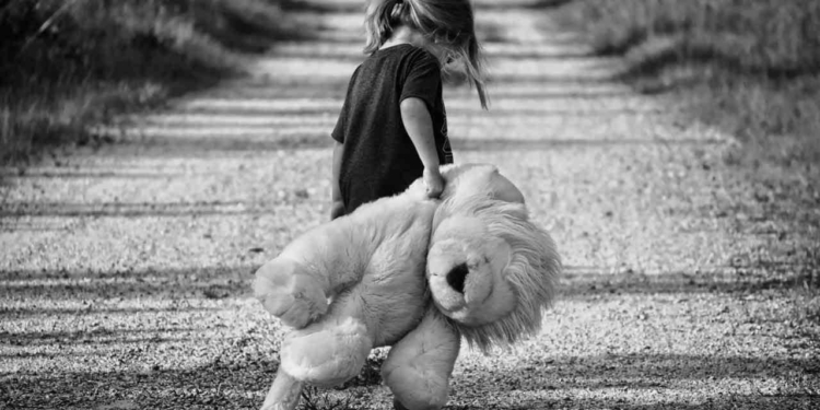 L’inferno in una bottiglia e l’inferno degli orfani di femminicidio