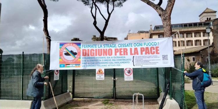 Da un mese in digiuno per la Pace