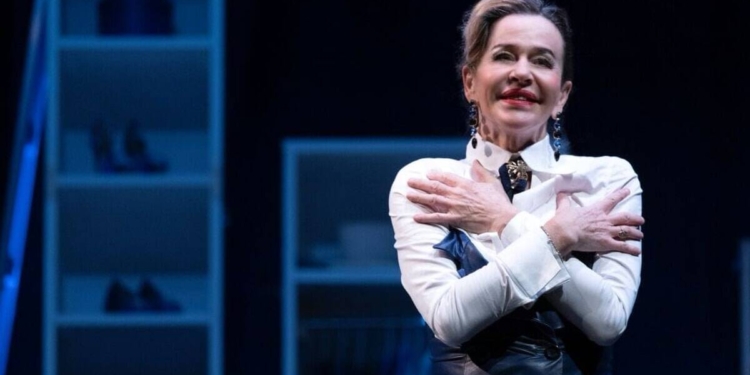 Le “Serve” contro Madame Eva Robin’s