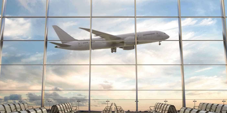 Rincaro voli +20% rispetto al 2023: perché e come evitarlo